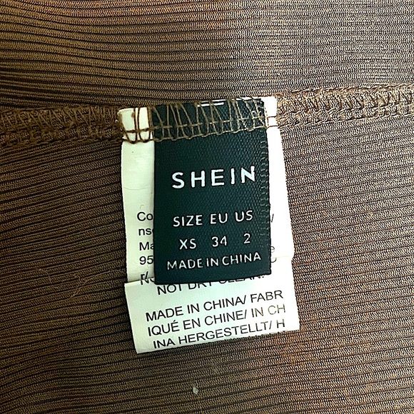 Brown Ribbed Cropped TankTop - Picture 3 of 4